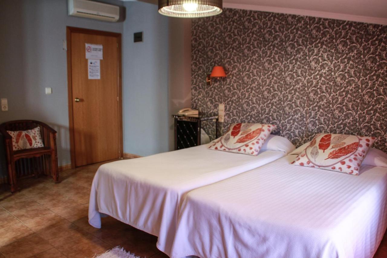 Hotel Iris ลา เอเลียนา ภายนอก รูปภาพ