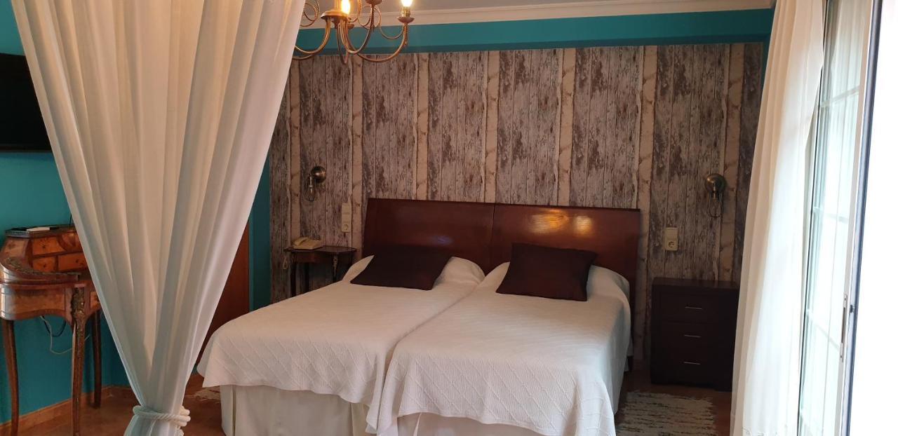 Hotel Iris ลา เอเลียนา ภายนอก รูปภาพ