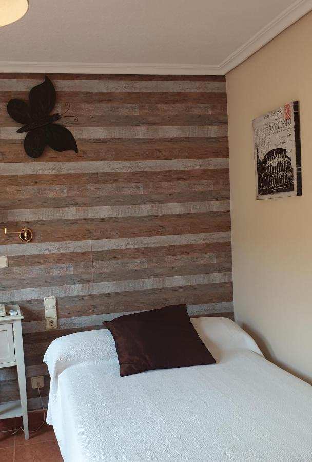 Hotel Iris ลา เอเลียนา ภายนอก รูปภาพ